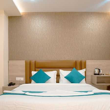 Hotel Ananda Kashi Waranasi Zewnętrze zdjęcie
