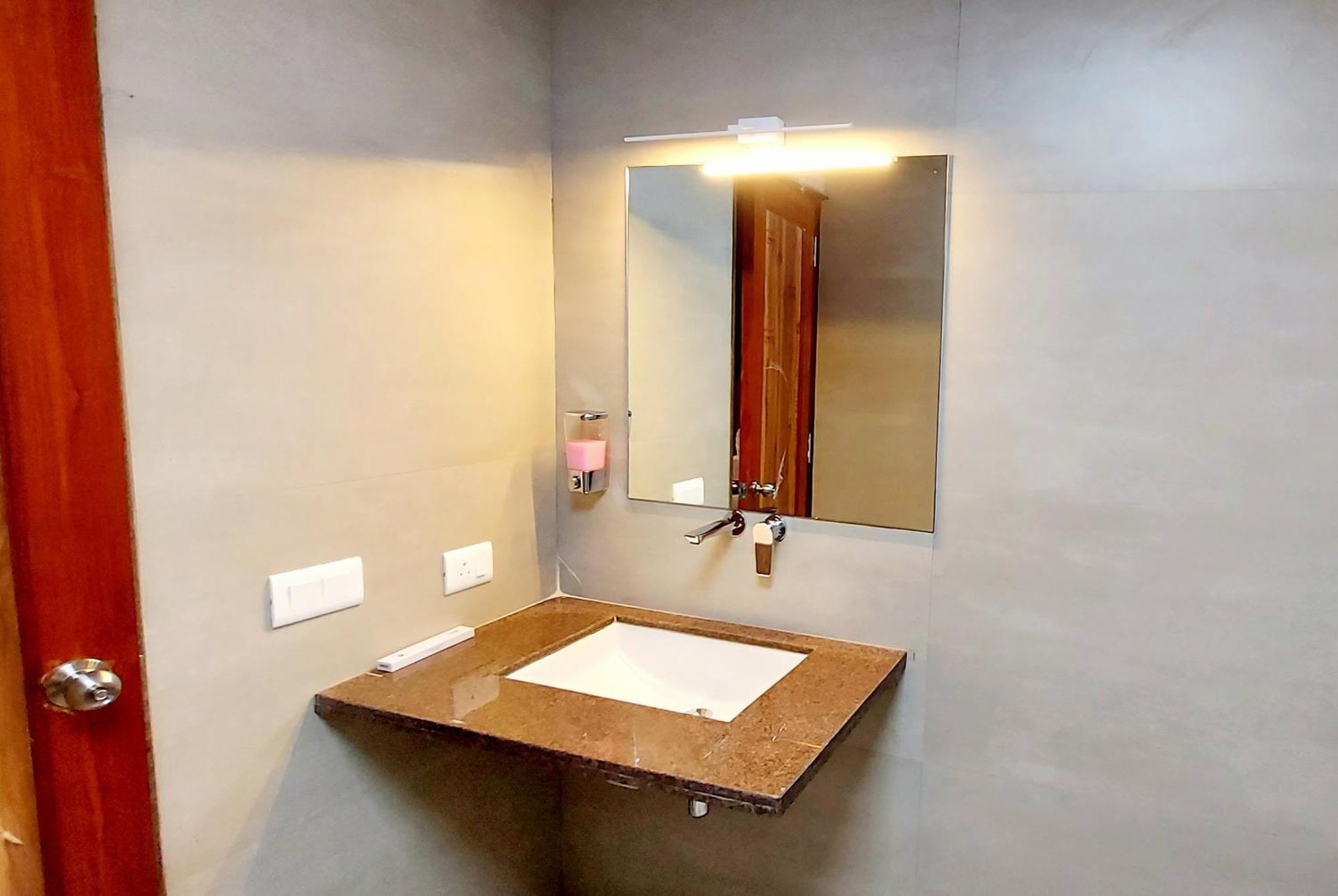 Hotel Ananda Kashi Waranasi Zewnętrze zdjęcie